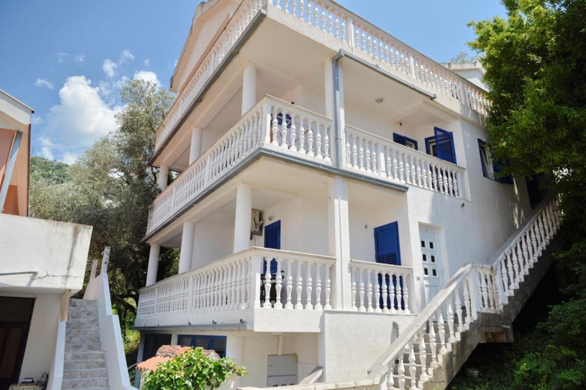 Rafailovici Holiday Apartments Exterior photo