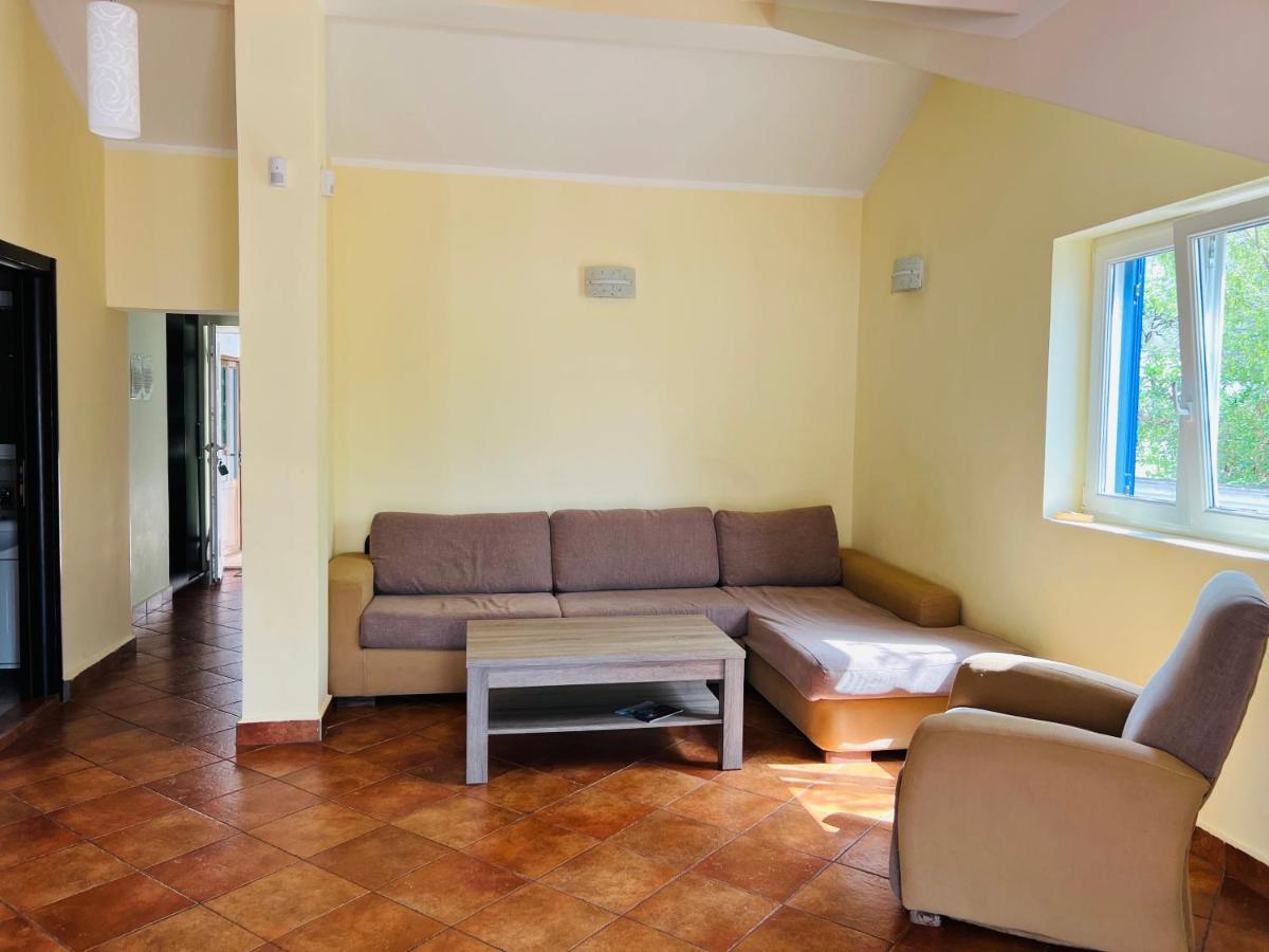 Rafailovici Holiday Apartments Exterior photo